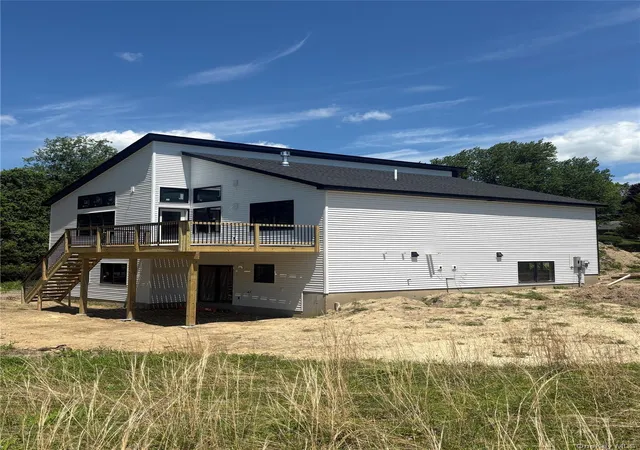 3rd image of 113 Whitlock Rd, Mount Hope, NY 10963 | MLS# 967626