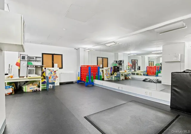 2nd image of 640 W 237Th St, Bronx, NY 10463