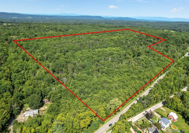 1st image of 149 S Quaker Ln, Hyde Park, NY 12538 | MLS# 967727