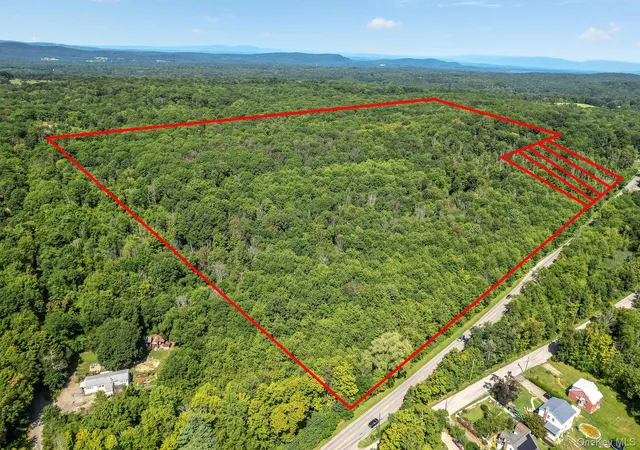 6th image of 149 S Quaker Ln, Hyde Park, NY 12538 | MLS# 967727