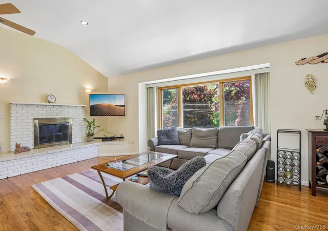 Photo 4 of Sale Pending at 53 Shepherds Dr, Scarsdale, NY 10583 | MLS# 967814 | Listing updated on 2026-06-08