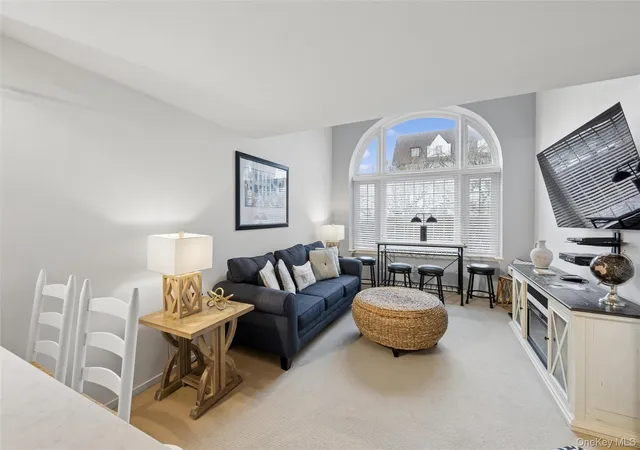 5th image of 236 Edgemere St #127, East Hampton, NY 11954 | MLS# 967913