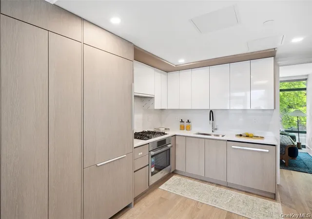 3rd image of 38-20 Parsons Blvd #713, Flushing, NY 11354 | MLS# 968025