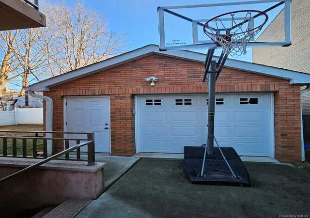 Photo 4 of House for sale at 43-29 249th Street, New York, NY 11363 | MLS# 968033 | Listing updated on 2026-09-12
