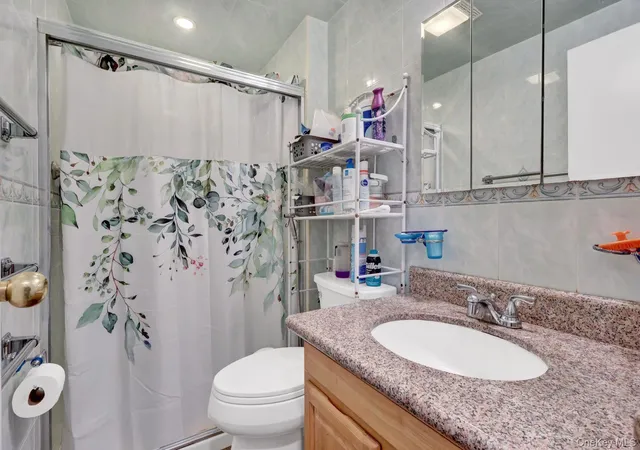 5th image of 8415 259Th St, New York, NY 11001 | MLS# 968067