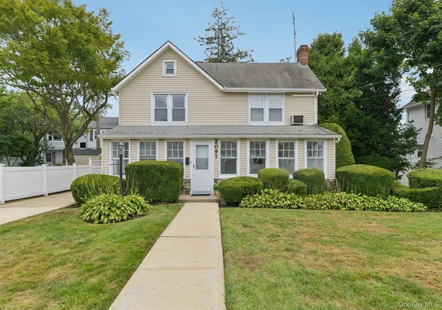 Photo 2 of Single family home for sale at 2097 Washington Ave, Seaford, NY 11783 | MLS# 968082 | Listing updated on 2026-09-05