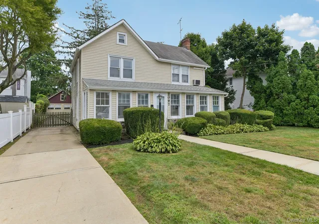 Photo 3 of Single family home for sale at 2097 Washington Ave, Seaford, NY 11783 | MLS# 968082 | Listing updated on 2026-09-05
