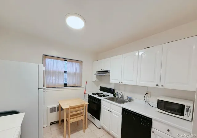 Photo 3 of Condo for sale at 21909 74th Avenue #446B2, New York, NY 11364 | MLS# 968106 | Listing updated on 2026-09-13