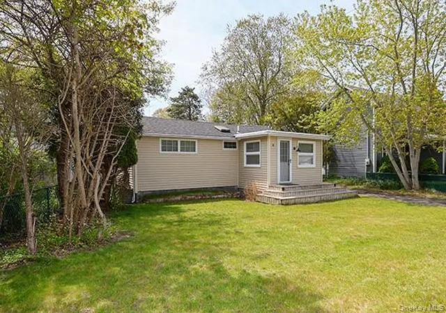 Homes for sale in Southampton, NY | 14 Lincoln Rd, Southampton, NY 11946 | MLS# 968169