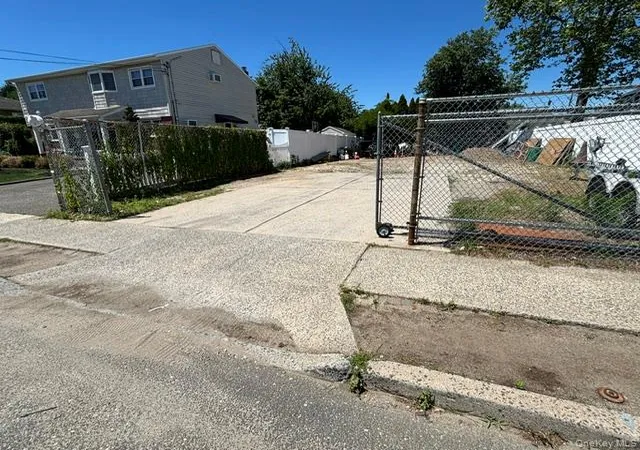 3rd image of 623 Stewart, Oyster Bay, NY 11714 | MLS# 968184