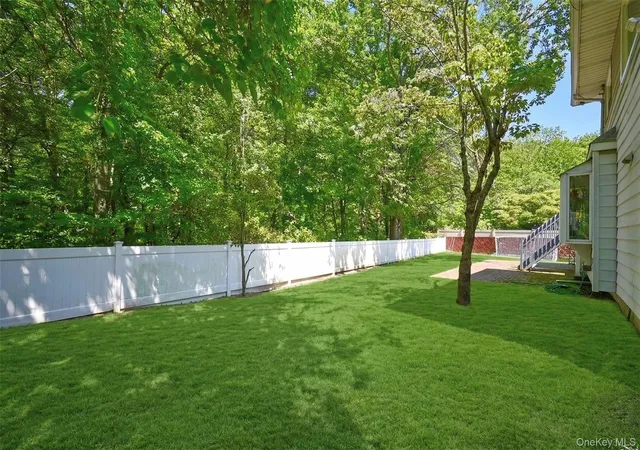 3rd image of 1061 Fordham Ln, Hempstead, NY 11598 | MLS# 968226