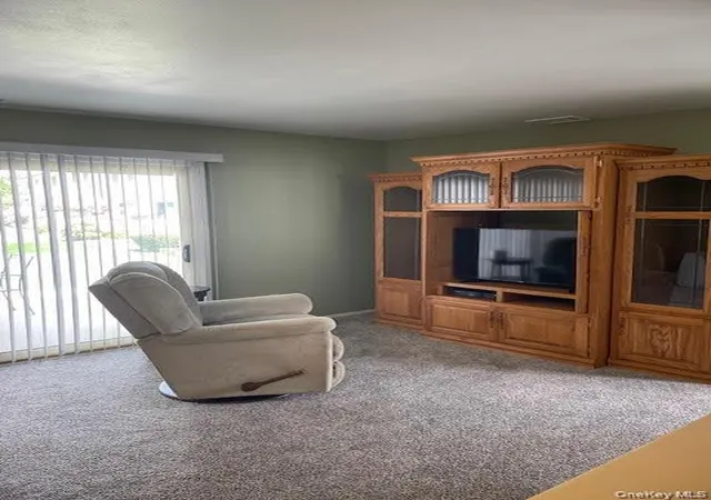 3rd image of 650 Newbridge Rd #33, Hempstead, NY 11554 | MLS# 968250