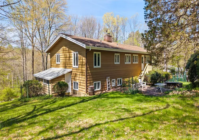 3rd image of 95 Main St, Lewisboro, NY 10590 | MLS# 968315