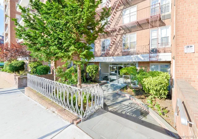 27th image of 67 50 Thornton Pl #1F, Forest Hills, NY 11375 | MLS# 968317