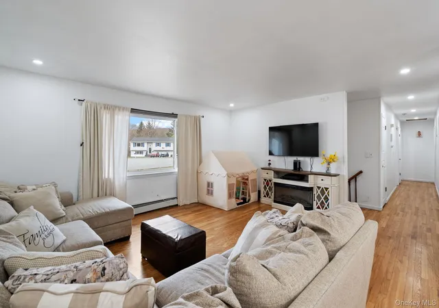 2nd image of 41 Rutledge Ave, Highland Mills, NY 10930 | MLS# 968339