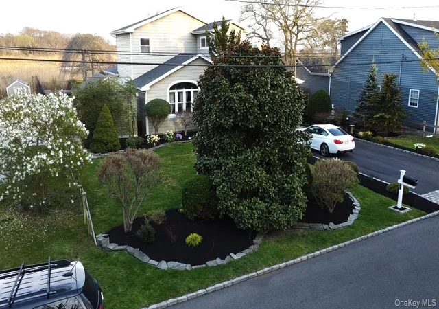 36th image of 243 S Dunton Ave, East Patchogue, NY 11772 | MLS# 968344