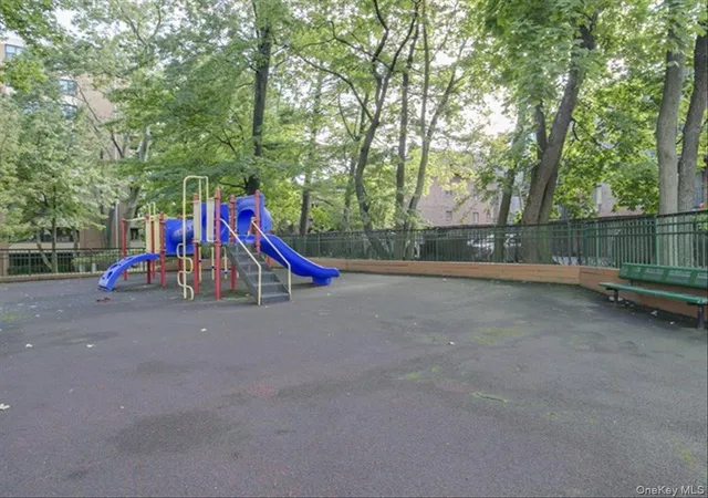 2nd image of 10-24 166Th St, Whitestone, NY 11357