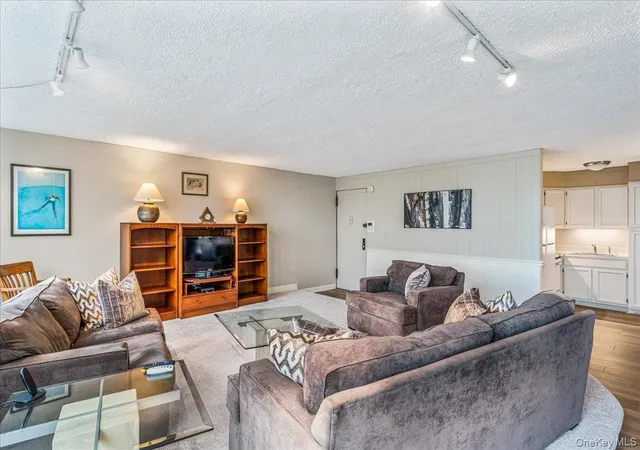 4th image of 7-24 166Th St, New York, NY 11357