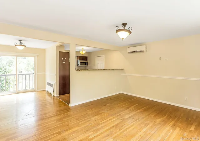 5th image of 3 Cambridge St, Oyster Bay, NY 11542 | MLS# 968568