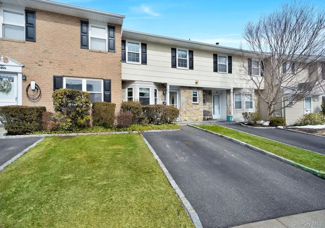 Photo 1 of Condo for sale at 11 Manors Dr, Jericho, NY 11753 | MLS# 968580 | Listing updated on 2026-07-24