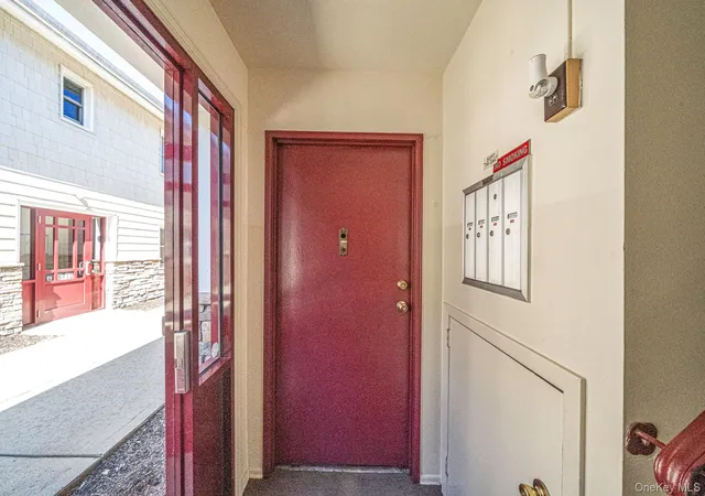 13th image of 490 Main St #B-10, Oyster Bay, NY 11735 | MLS# 968641