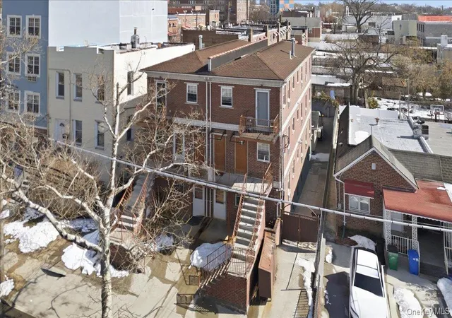 Photo 2 of Multi family home for sale at 3544  3546 Laconia Ave, New York, NY 10469 | MLS# 968653 | Listing updated on 2026-08-15