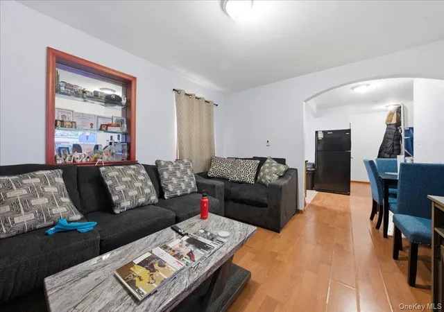 Photo 3 of House for sale at 3544 -3546 Laconia Ave, New York, NY 10469 | MLS# 968653 | Listing updated on 2026-08-15