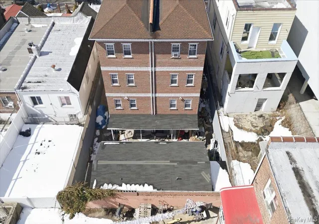 Photo 4 of House for sale at 3544 -3546 Laconia Ave, New York, NY 10469 | MLS# 968653 | Listing updated on 2026-08-15