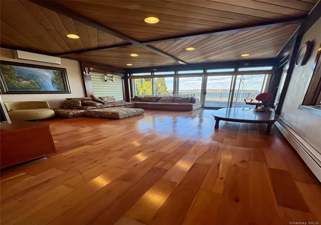Photo 2 of Sale Pending at 722 King Ave, New York, NY 10464 | MLS# 968669 | Listing updated on 2026-05-16