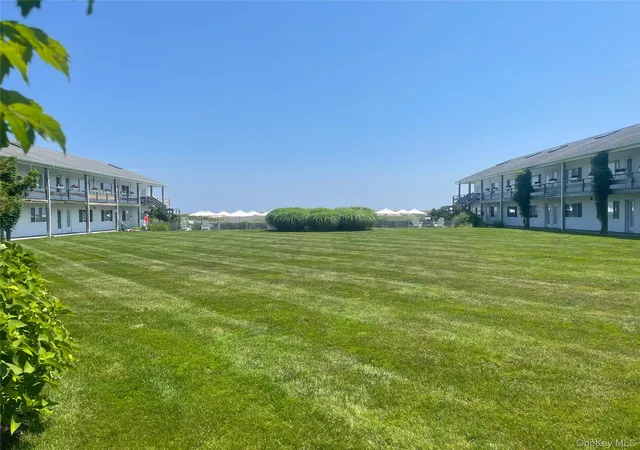 5th image of 379 Blf Rd, East Hampton, NY 11930