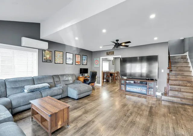3rd image of 92-13 245Th St, Hempstead, NY 11001 | MLS# 968683