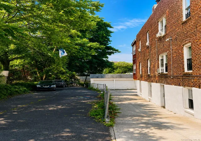 Photo 3 of Multi family home for sale at 854 E 229th Street, New York, NY 10466 | MLS# 968735 | Listing updated on 2026-09-06