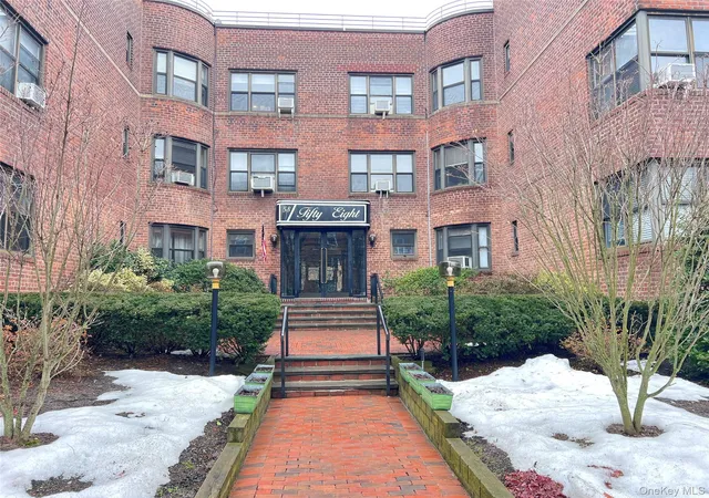 2nd image of 58 Grace Ave #1E, North Hempstead, NY 11021 | MLS# 968801