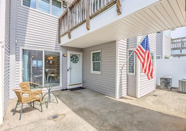 Listing Photo 4 - Condo for sale in building located at 805 Blfs Dr N, Riverhead, NY 11933 - Unit #805