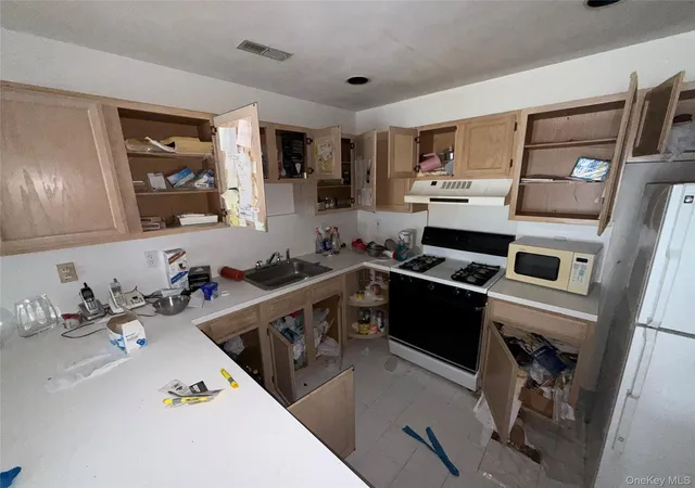 14th image of 32 Quail Ct, Brookhaven, NY 11949 | MLS# 968868