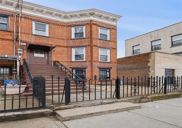 2nd image of 139 Milford St, New York, NY 11208 | MLS# 968883