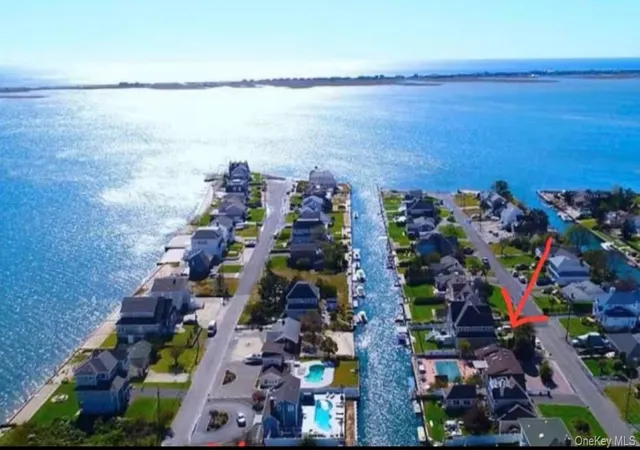 Photo 1 of Single family home for sale at 19 Marlin Rd, Southampton, NY 11942 | MLS# 968885 | Listing updated on 2026-08-08
