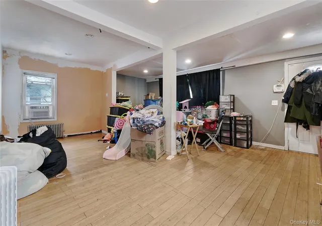Photo 4 of Sale Pending at 6529 Bayfield Ave, New York, NY 11692 | MLS# 968932 | Listing updated on 2026-08-25