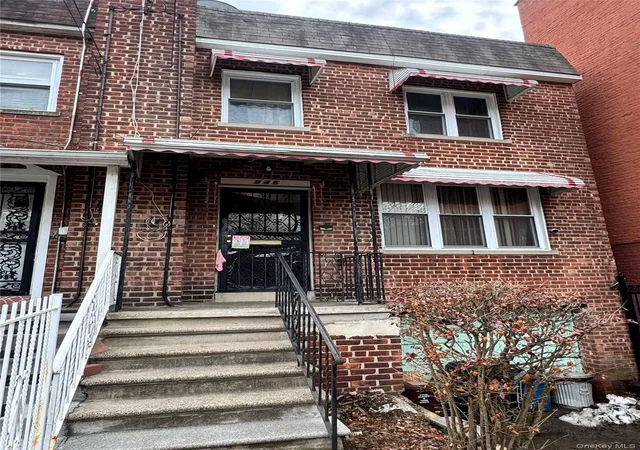 1st image of 946 E 215th St, New York, NY 10469 | MLS# 968941