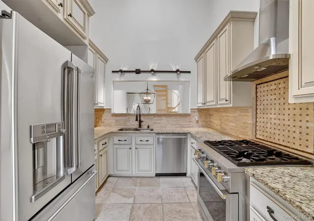 Homes for sale in Ossining, NY | 9 Nicole Cir #8, Ossining, NY 10562 | MLS# 968945