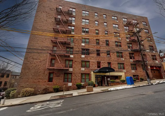 2nd image of 75 W 238Th St, New York, NY 10463