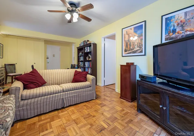 3rd image of 75 W 238Th St #2D, New York, NY 10463 | MLS# 968977