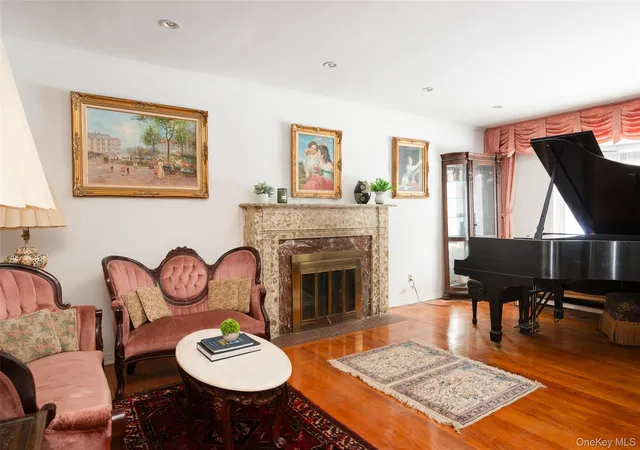 Photo 3 of Single family home for sale at 200 Melbourne Rd, North Hempstead, NY 11021 | MLS# 969046 | Listing updated on 2026-08-29