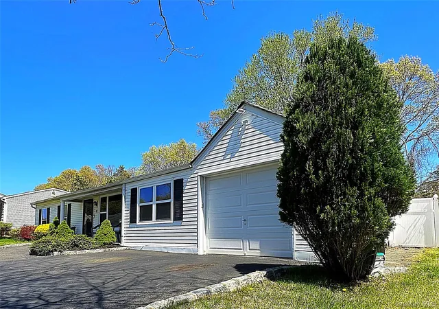 Photo 3 of Sale Pending at 93 Burleigh Dr, Islip, NY 11741 | MLS# 969082 | Listing updated on 2026-04-09