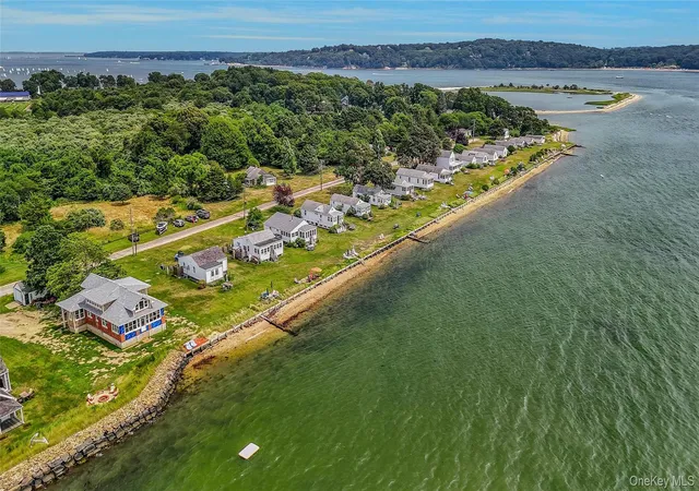2nd image of 31 Sage Blvd, Southold, NY 11944