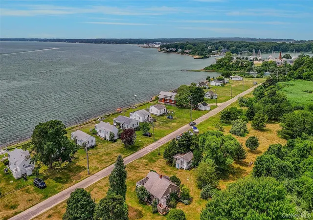 3rd image of 31 Sage Blvd, Southold, NY 11944