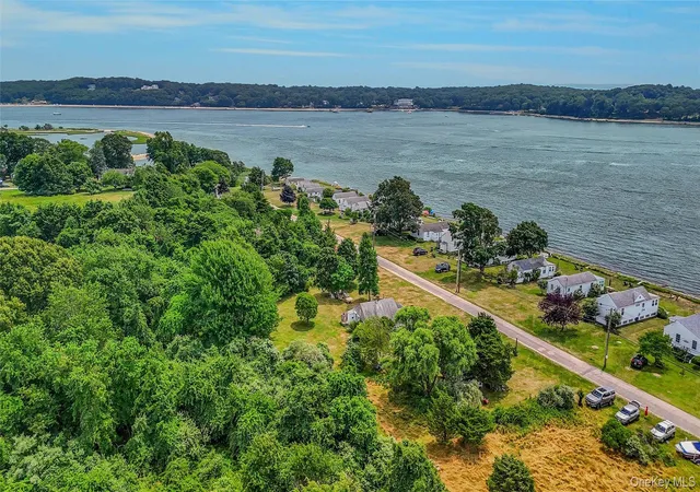 5th image of 31 Sage Blvd, Southold, NY 11944