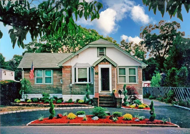 Photo 1 of Sale Pending at 2016 Abbot Ave, Merrick, NY 11566 | MLS# 969113 | Listing updated on 2026-04-21