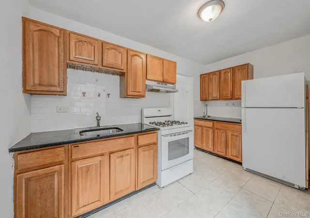 Photo 2 of Sale Pending at 94 31 60th Avenue #2G, New York, NY 11373 | MLS# 969129 | Listing updated on 2026-04-17
