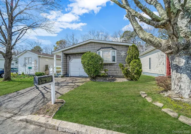 Photo 1 of Sale Pending at 191 Village Cir W, Manorville, NY 11949 | MLS# 969139 | Listing updated on 2026-09-12